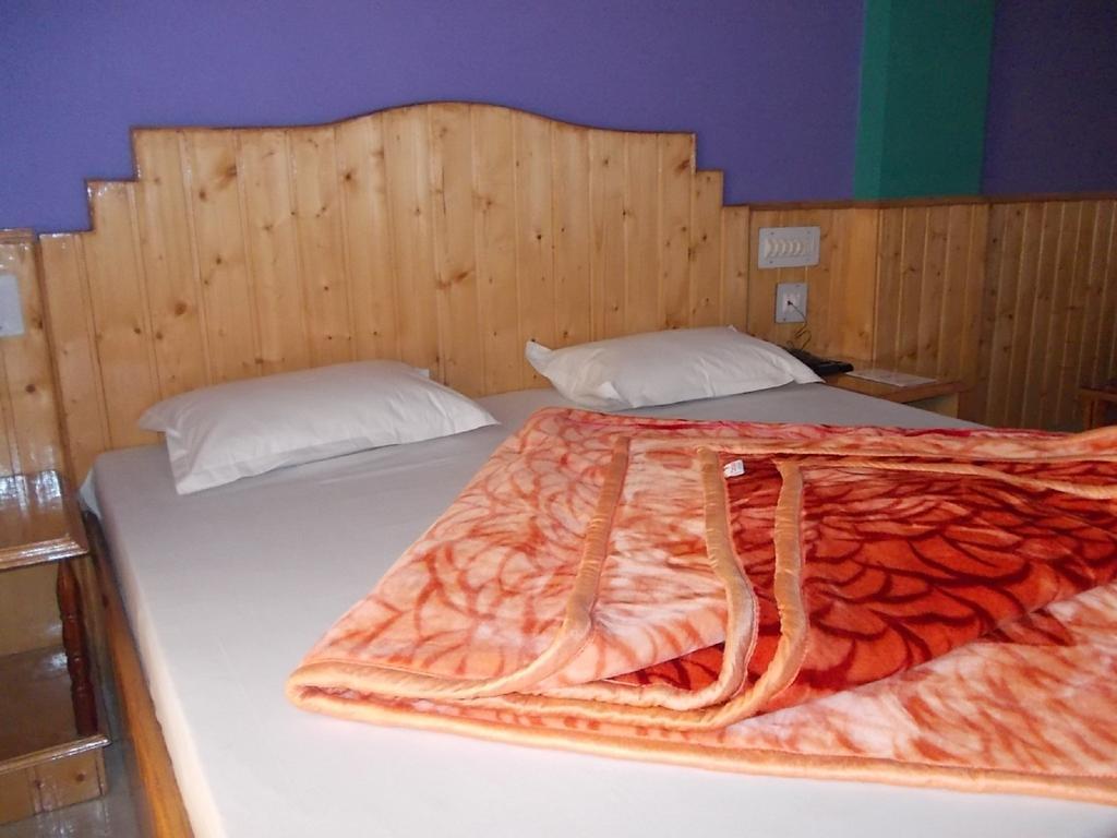 Himgiri Resort Nagchala Quarto foto